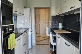 Kantrida nadomak svih sadržaja, Rijeka, Appartement