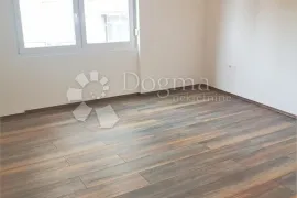 Novo uređen prostor na Krimeji!, Rijeka, Propriedade comercial