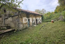 ISTRA,ROČ - Kamena starina s prostranim zemljištem, Buzet, بيت