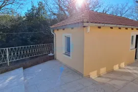 Uvala Soline, otok Krk, tri apartmana u prizemlju, okućnica, prodaja, Dobrinj, Casa