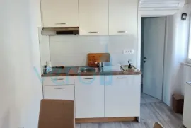 Uvala Soline, otok Krk, tri apartmana u prizemlju, okućnica, prodaja, Dobrinj, Casa