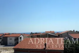 APARTMANSKA KUĆA S POGLEDOM NA MORE - VIR, Vir, بيت