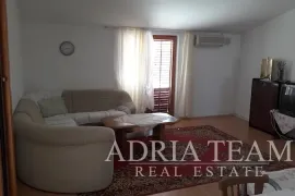 APARTMANSKA KUĆA S POGLEDOM NA MORE - VIR, Vir, بيت