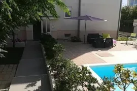 KUĆA S 10 APARTMANA, POGLED NA MORE - PETRČANE, Zadar - Okolica, Casa