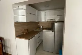 KUĆA S 10 APARTMANA, POGLED NA MORE - PETRČANE, Zadar - Okolica, Casa