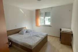 KUĆA S 10 APARTMANA, POGLED NA MORE - PETRČANE, Zadar - Okolica, Casa