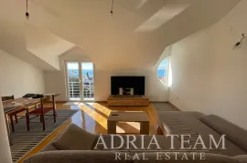 KUĆA S 10 APARTMANA, POGLED NA MORE - PETRČANE, Zadar - Okolica, Casa