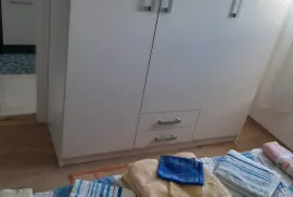 TROETAŽNI APARTMAN U STAMBENOJ ZGRADI - VRSI, Nin, Kвартира