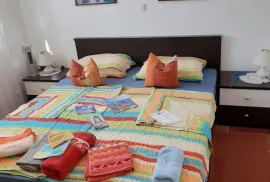 TROETAŽNI APARTMAN U STAMBENOJ ZGRADI - VRSI, Nin, Kвартира