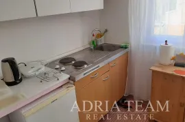 TROETAŽNI APARTMAN U STAMBENOJ ZGRADI - VRSI, Nin, Kвартира