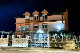 HOTEL S POGLEDOM NA MORE - GRADAC, MAKARSKA RIVIJERA, Gradac, Propiedad comercial