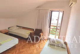 KUĆA S UREĐENOM OKUĆNICOM NA PREKRASNOJ LOKACIJI - PODACA, MAKARSKA RIVIJERA, Gradac, House