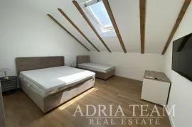 DVOETAŽNI APARTMAN, KOMPLET RENOVIRAN I NAMJEŠTEN!! IDEALNO ZA TURISTIČKI NAJAM, ZADAR - RELJA, Zadar, Flat