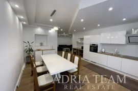 DVOETAŽNI APARTMAN, KOMPLET RENOVIRAN I NAMJEŠTEN!! IDEALNO ZA TURISTIČKI NAJAM, ZADAR - RELJA, Zadar, Flat