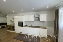 DVOETAŽNI APARTMAN, KOMPLET RENOVIRAN I NAMJEŠTEN!! IDEALNO ZA TURISTIČKI NAJAM, ZADAR - RELJA, Zadar, Flat