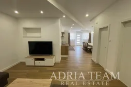 DVOETAŽNI APARTMAN, KOMPLET RENOVIRAN I NAMJEŠTEN!! IDEALNO ZA TURISTIČKI NAJAM, ZADAR - RELJA, Zadar, Flat