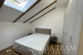 DVOETAŽNI APARTMAN, KOMPLET RENOVIRAN I NAMJEŠTEN!! IDEALNO ZA TURISTIČKI NAJAM, ZADAR - RELJA, Zadar, Flat