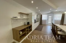 DVOETAŽNI APARTMAN, KOMPLET RENOVIRAN I NAMJEŠTEN!! IDEALNO ZA TURISTIČKI NAJAM, ZADAR - RELJA, Zadar, Flat