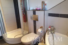 APARTMANSKA KUĆA S 8 STAMBENIH JEDINICA - DIKLO, ZADAR, Zadar, House