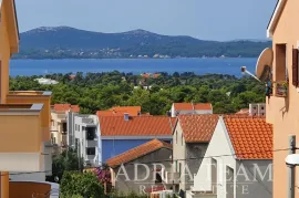 APARTMANSKA KUĆA S 8 STAMBENIH JEDINICA - DIKLO, ZADAR, Zadar, Casa