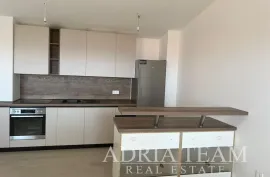 DVOETAŽNI APARTMAN S POGLEDOM NA MORE, 200 M OD PLAŽE, PAG - POVLJANA, Povljana, شقة