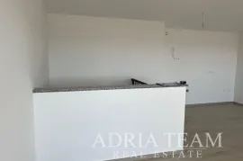 DVOETAŽNI APARTMAN S POGLEDOM NA MORE, 200 M OD PLAŽE, PAG - POVLJANA, Povljana, شقة