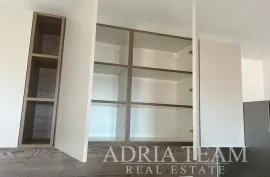 DVOETAŽNI APARTMAN S POGLEDOM NA MORE, 200 M OD PLAŽE, PAG - POVLJANA, Povljana, Flat