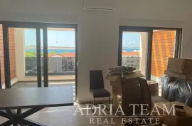 DVOETAŽNI APARTMAN S POGLEDOM NA MORE, 200 M OD PLAŽE, PAG - POVLJANA, Povljana, شقة