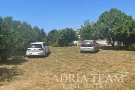 AKCIJA!!!! ZEMLJIŠTE S LEGALIZIRANIM OBJEKTOM, 50 M OD PLAŽE!  VRSI, MULO, Nin, Land