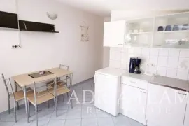 AKCIJA!! APARTMANSKA KUĆA S 5 APARTMANA, 170 M OD MORA, VIR - ZADAR, Vir, House