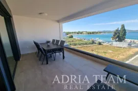 PRILIKA!!! APARTMAN NA 2. KATU STAMBENE ZGRADE, POGLED NA MORE - DIKLO, ZADAR, Zadar, Flat