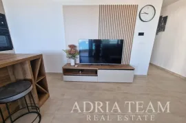 PRILIKA!!! APARTMAN NA 2. KATU STAMBENE ZGRADE, POGLED NA MORE - DIKLO, ZADAR, Zadar, Flat