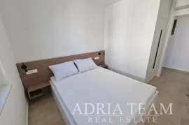 PRILIKA!!! APARTMAN NA 2. KATU STAMBENE ZGRADE, POGLED NA MORE - DIKLO, ZADAR, Zadar, Flat