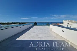 PRILIKA!!! APARTMAN NA 2. KATU STAMBENE ZGRADE, POGLED NA MORE - DIKLO, ZADAR, Zadar, Flat