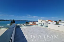 PRILIKA!!! APARTMAN NA 2. KATU STAMBENE ZGRADE, POGLED NA MORE - DIKLO, ZADAR, Zadar, Flat