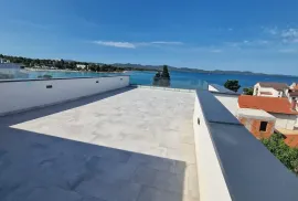 PRILIKA!!! APARTMAN NA 2. KATU STAMBENE ZGRADE, POGLED NA MORE - DIKLO, ZADAR, Zadar, Flat