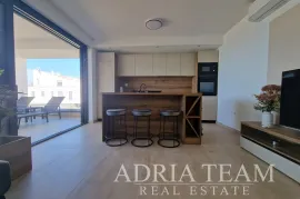 PRILIKA!!! APARTMAN NA 2. KATU STAMBENE ZGRADE, POGLED NA MORE - DIKLO, ZADAR, Zadar, Flat