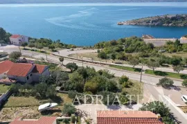 GRAĐEVINSKO ZEMLJIŠTE, 150 m OD MORA I PLAŽE - JASENICE, Jasenice, Zemljište