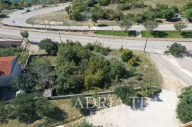 GRAĐEVINSKO ZEMLJIŠTE, 150 m OD MORA I PLAŽE - JASENICE, Jasenice, Zemljište