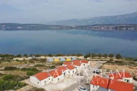 KUĆE U NIZU S POGLEDOM NA MORE, 2.-4. RED DO MORA - NOVIGRAD DALMATINSKI, Novigrad, بيت