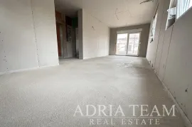 APARTMANI U STAMBENOJ ZGRADI U NOVOGRADNJI, PREKRASAN POGLED, 45 m OD MORA - VINJERAC, Posedarje, Flat