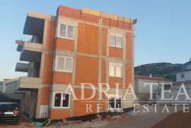 APARTMANI U STAMBENOJ ZGRADI U NOVOGRADNJI, PREKRASAN POGLED, 45 m OD MORA - VINJERAC, Posedarje, Flat