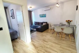 Crikvenica, stambena jedinica s 4 stana, 160 m2, Crikvenica, Kuća