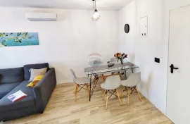 Crikvenica, stambena jedinica s 4 stana, 160 m2, Crikvenica, Kuća