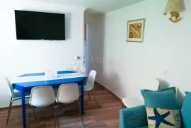 BAŠKA-RENOVIRANA KAMENA KUĆA SA 2 APARTMANA, Baška, Σπίτι