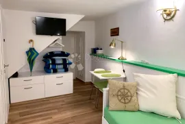 BAŠKA-RENOVIRANA KAMENA KUĆA SA 2 APARTMANA, Baška, Σπίτι