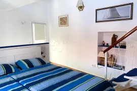 BAŠKA-RENOVIRANA KAMENA KUĆA SA 2 APARTMANA, Baška, Σπίτι