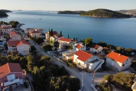 RAŽANJ- ZEMLJIŠTE S PREDIVNIM POGLEDOM 140M OD PLAŽE, Rogoznica, Terreno