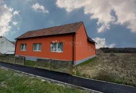 Adaptirana kuća sa okućnicom i oranicom, Bjelovar - Okolica, Casa