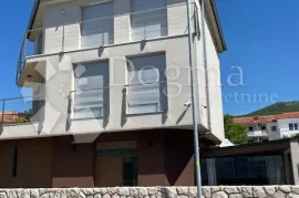 Villa drugi red od mora!, Novi Vinodolski, Maison